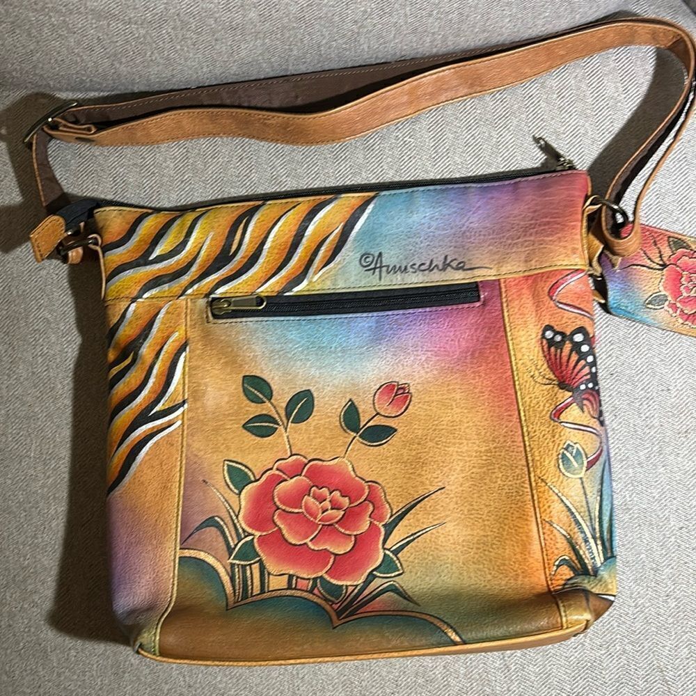 NWOT Anuschka Hand-Painted crossbody with adjustable strap